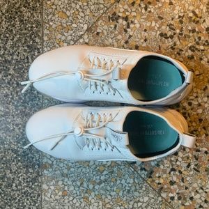 Size 8.5 Women’s Clove Classic Brilliant White Shoes